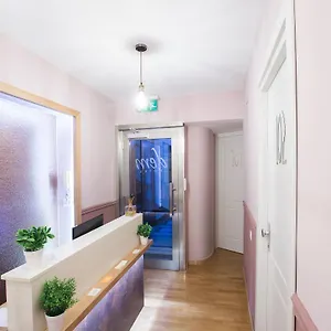 Dem 2*, Řím Itálie